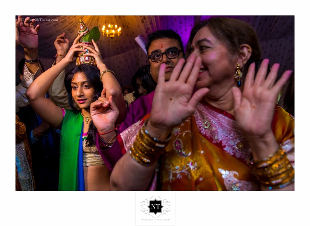 indian wedding ceremony by nik thakar photography 